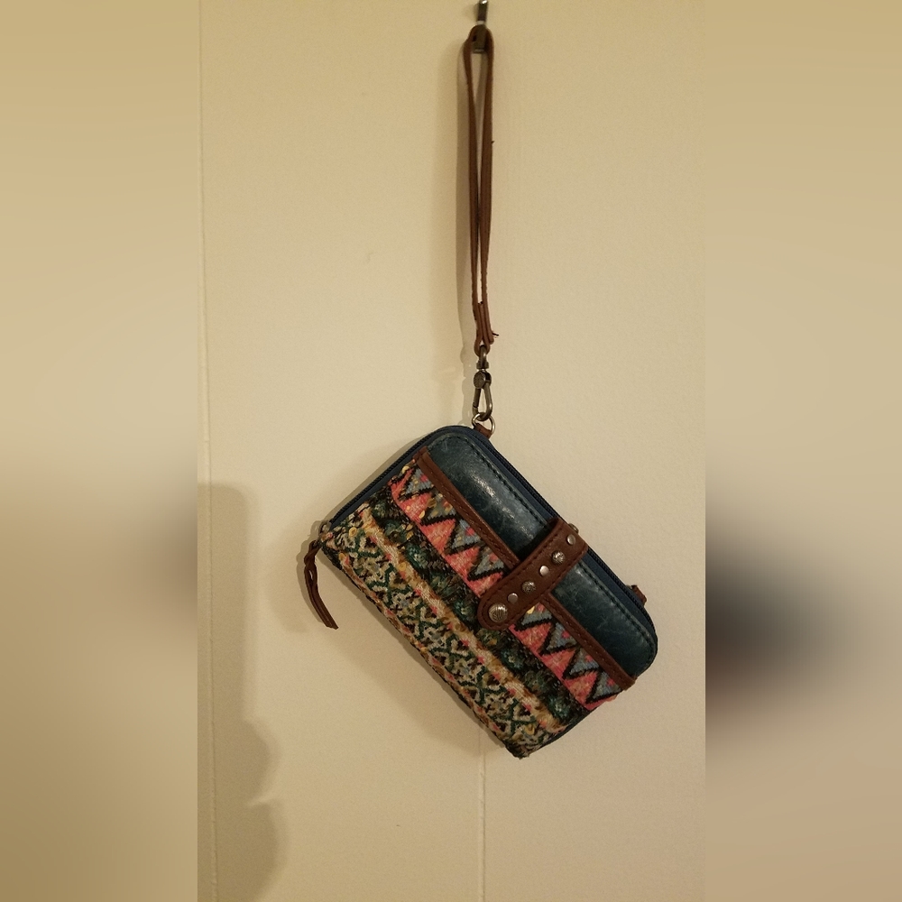 The Sak Wrislet-Blue w/ Multi Colored Front